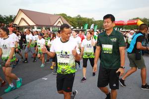 BIB: 2060
                            <button type="button" onclick="openModal(3530855)" class="btn btn-primary btn-sm float-right btn-popup" data-toggle="modal" data-target=".modal-high-quality">
                        <i class="fas fa-shopping-cart"></i> Add to Cart
                    </button>
                                            <button type="button" onclick="isThisMe(3530855, true)" class="btn btn-success btn-sm float-right btn-popup btn-isme hidden" data-toggle="tooltip" data-placement="bottom" title="นี่คือรูปของคุณใช่ไหม คลิกที่นี่เพื่อเอาเข้าอัลบั้ม">
                        <i class="fas fa-plus"></i> Add to album
                    </button>
                    <button type="button" onclick="isThisMe(3530855, false)" class="btn btn-warning btn-sm float-right btn-popup btn-isnotme hidden">
                        <i class="fas fa-ban"></i> Remove from album
                    </button>